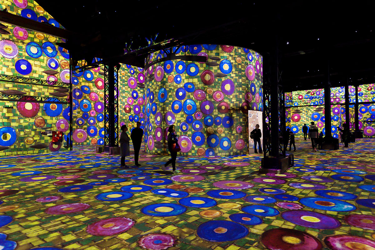 Organic Landscape of Hundertwasser Reanimated in Atelier des lumieres Paris