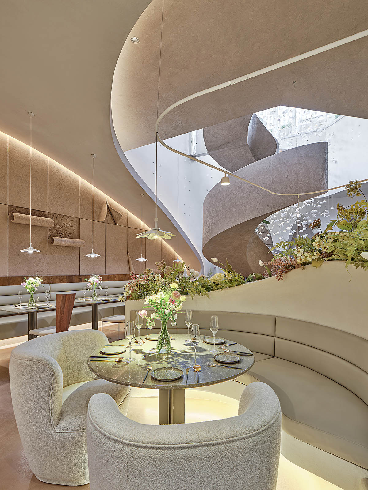 Liang Architecture Studio reflects natural forms and beauty of flowers in Tomacado restaurant