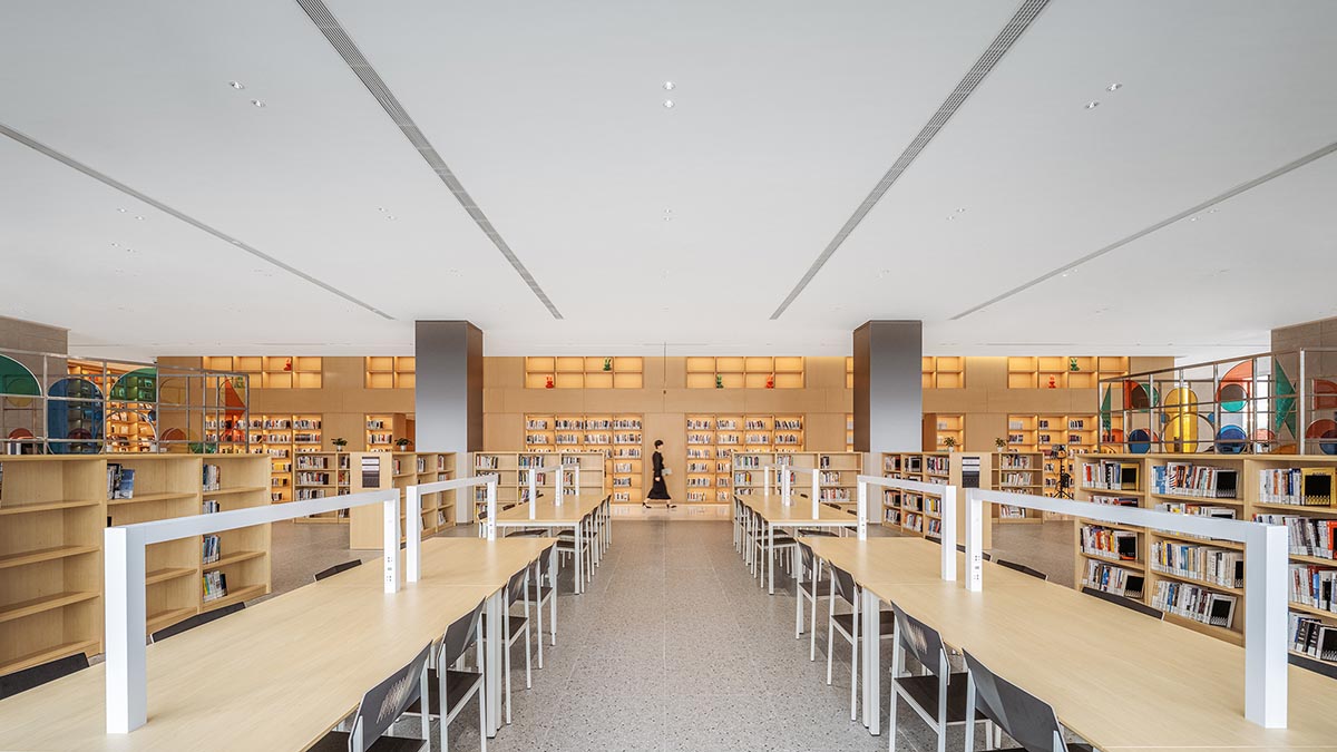Zikawei Library features a spacious atrium with deep alcoves inspired by Chinese trousseau box