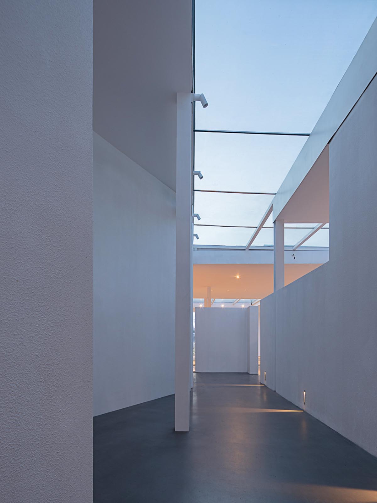 Onexn Architects completes The Mountain View in Shenzhen, China