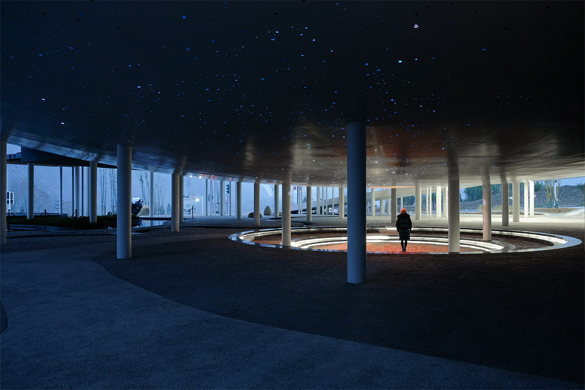 Archermit completes public building with bamboo forest and cloud-like elevated platforms in China