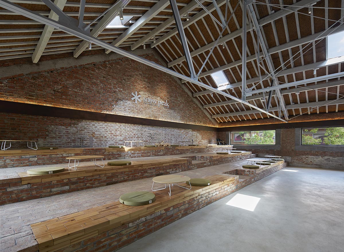 Snow Peak Cafe emerges as a masterful fusion of nature and design in China