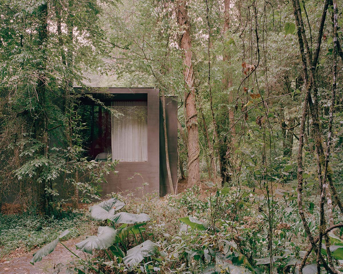 PPAA completes Copas House with sleek skin and pastel tones in Valle de Bravo