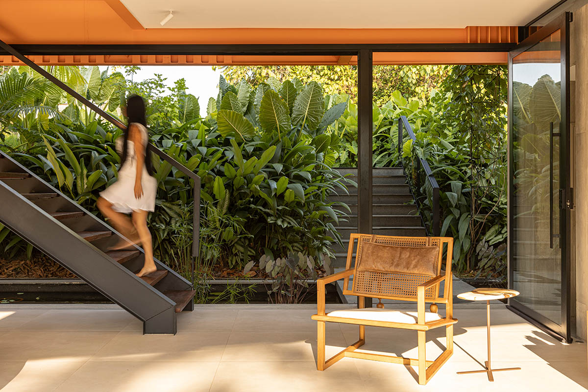 Pupunha House offers skyward oasis amidst a lush landscape in Manaus