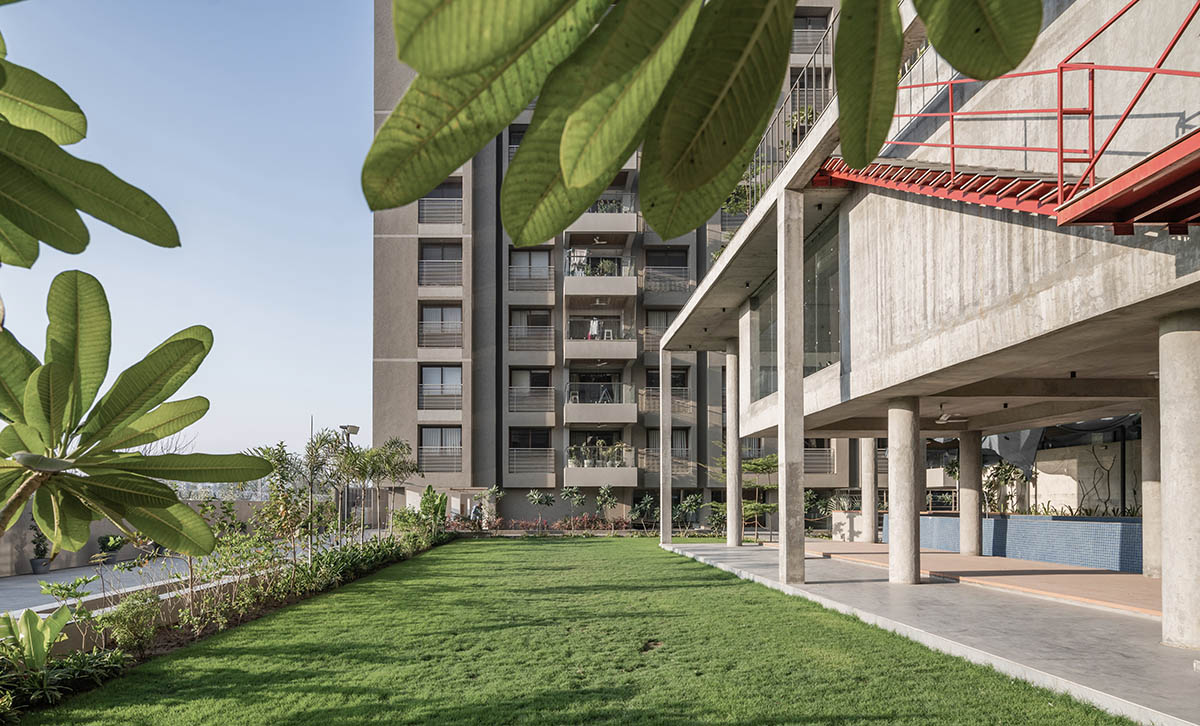 UA Lab creates concrete shell for community space in Ahmedabad
