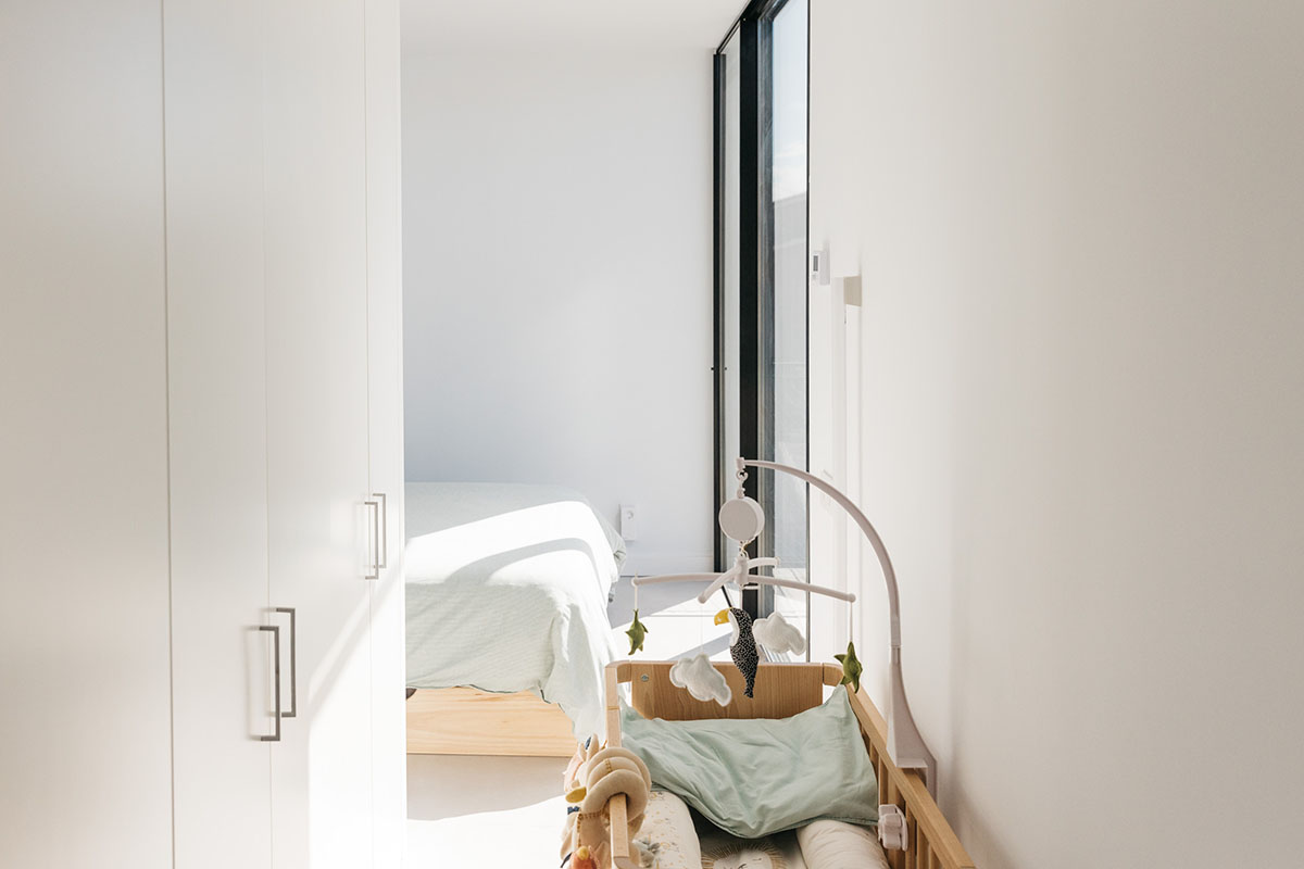  delaVegaCanolasso completes corten steel house in Barcelona 