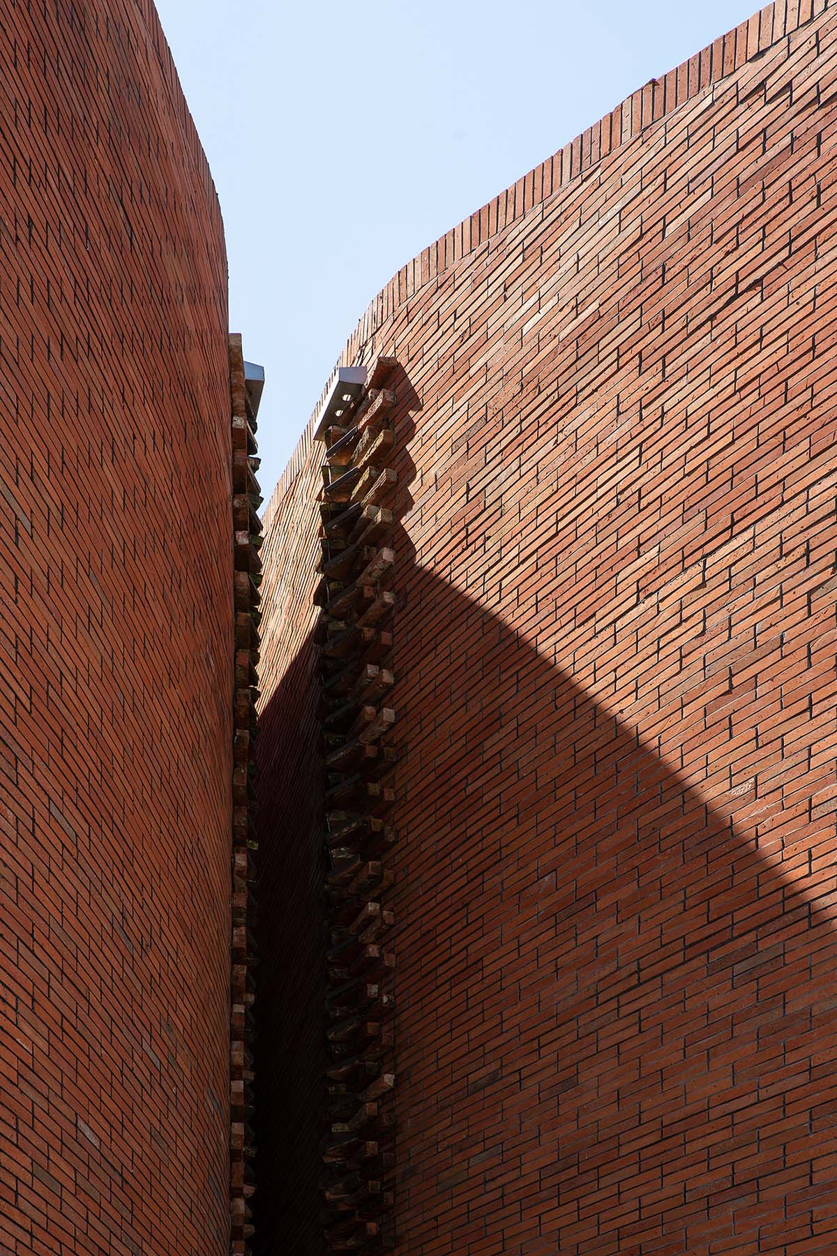 Roarc Renew repurposes old granaries as an art centre with flowing brick corridors in Jiaxing, China