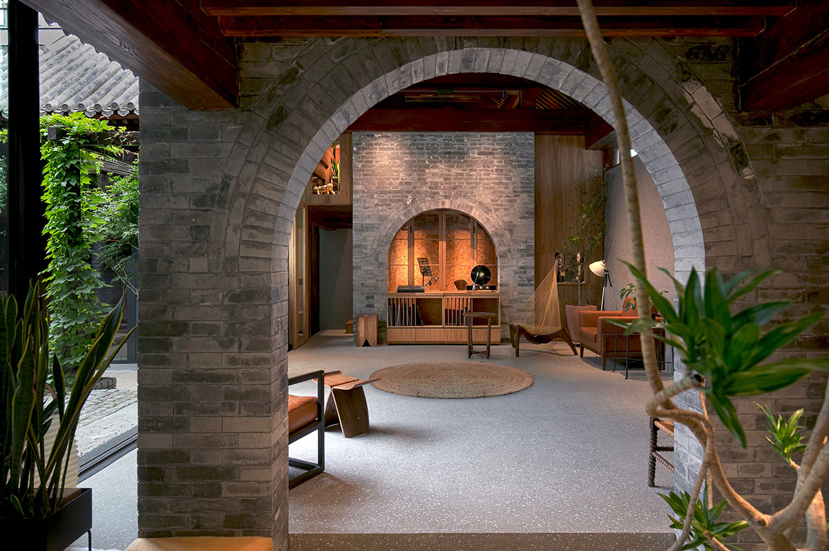 Days in YARD Studio renovates Beijing's old Hutong houses with new courtyard arrangement