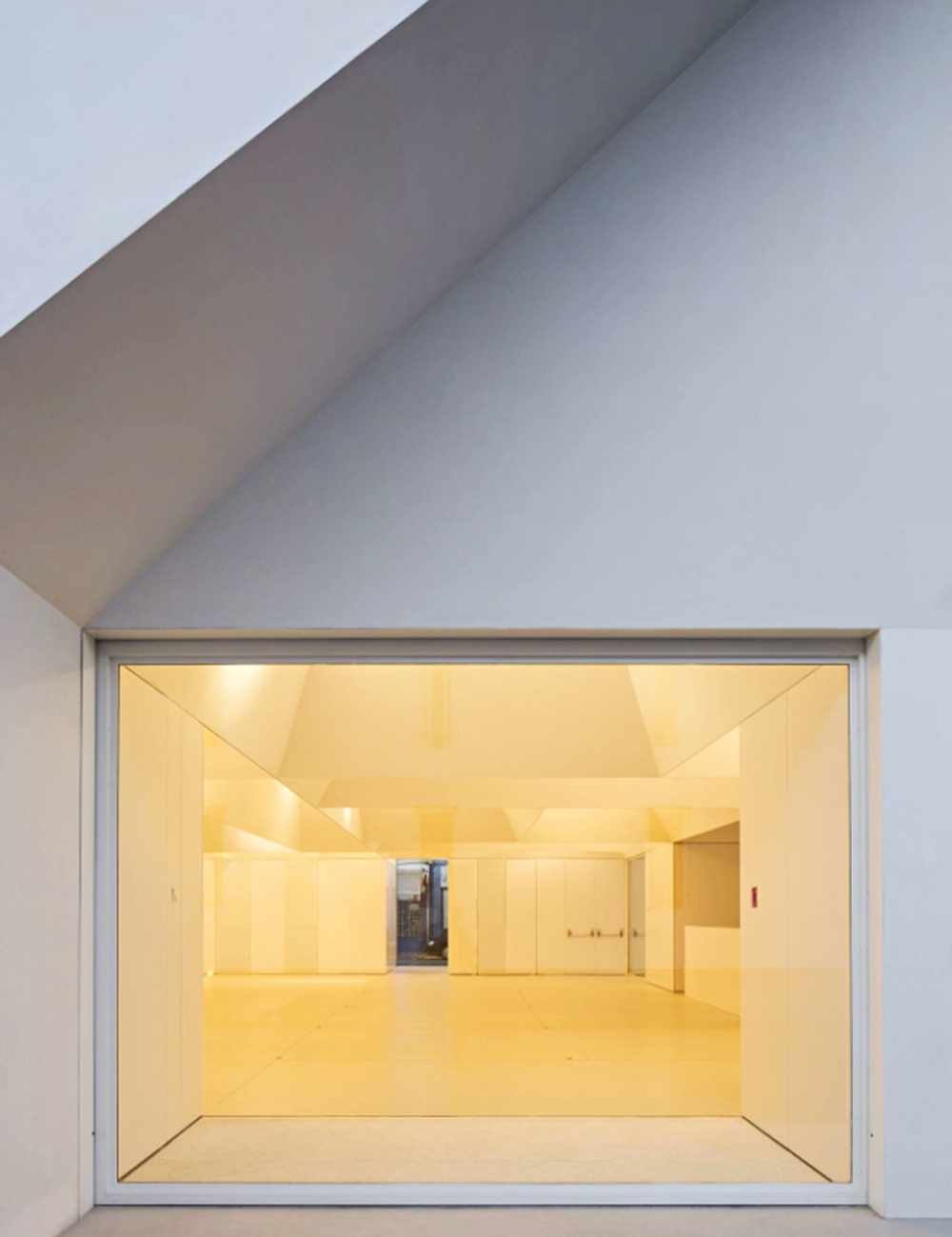 Aires Mateus carves out new meeting centre in Portugal irregularly to create openings