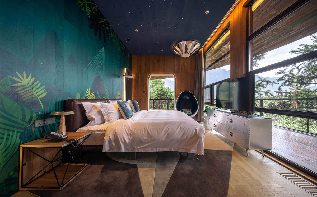 Atelier Design Continuum's ufo-themed holiday villa landed on the lush forest in Huangshan City