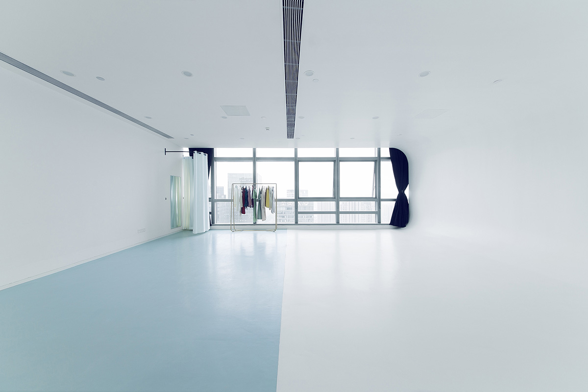 InDeco completes Ruhnn Culture Office with colorful spatial pattern in Hangzhou, China