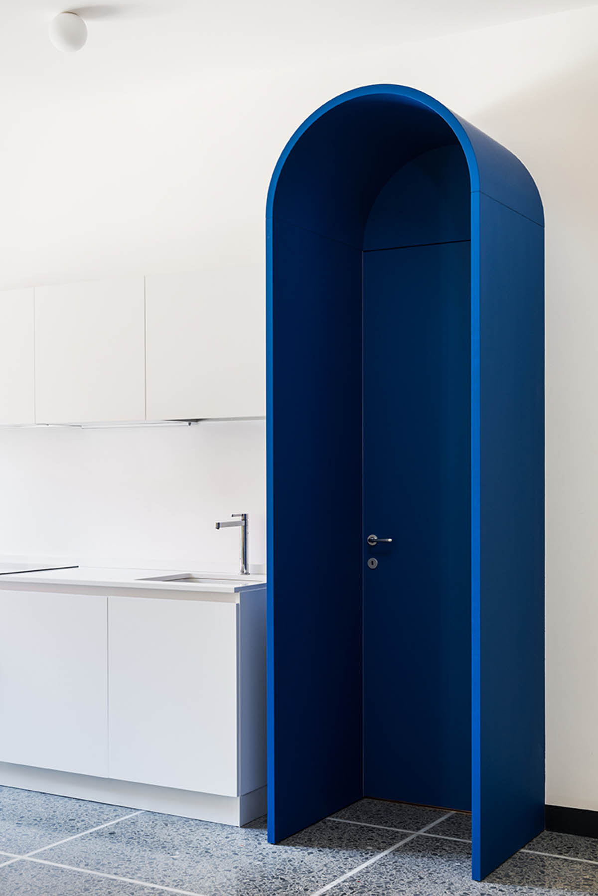 La Macchina Studio revives old apartment with theatrical and colorful interiors in Rome