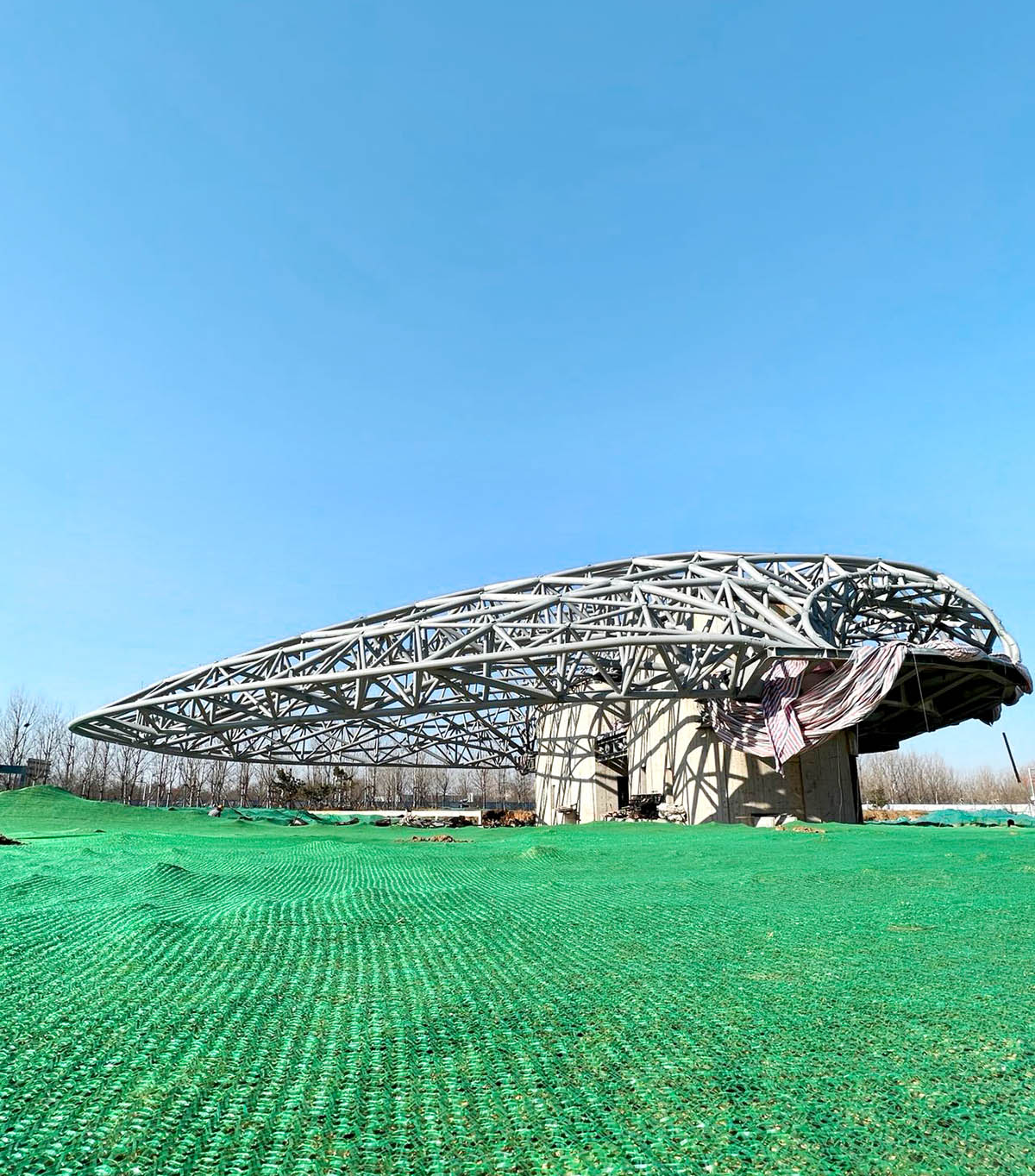 Construction is underwell on MAD's floating Aranya “Cloud Center” in China 