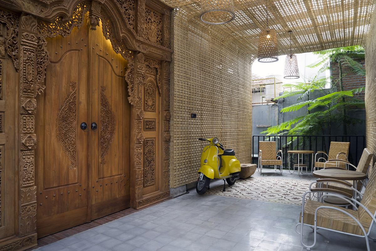 Andyrahman Architect creates different brick motifs for Omah Boto House in Indonesia