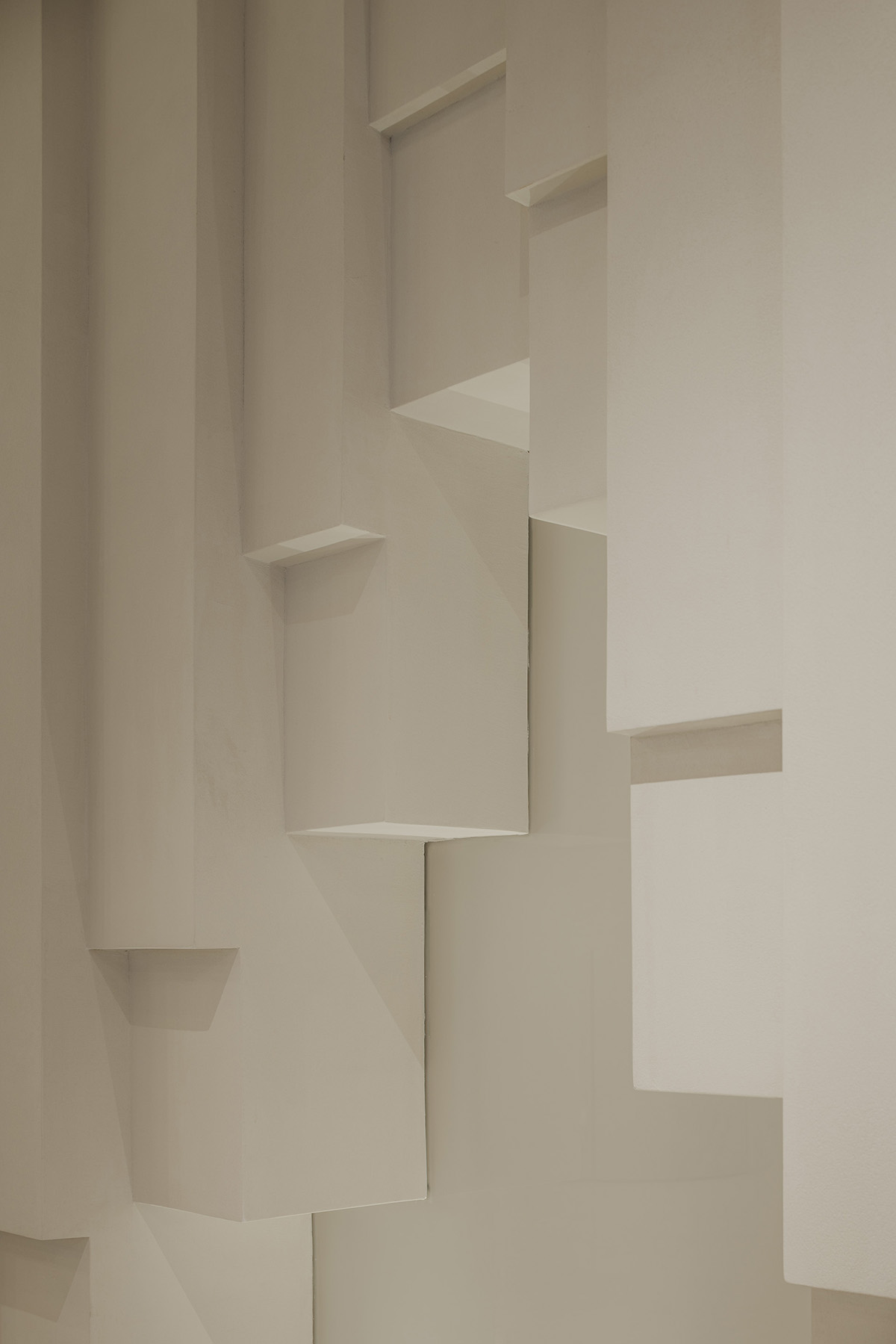 Simple Cuisine Gallery mimics waterfalls, with flowing facades that evoke water movement in China