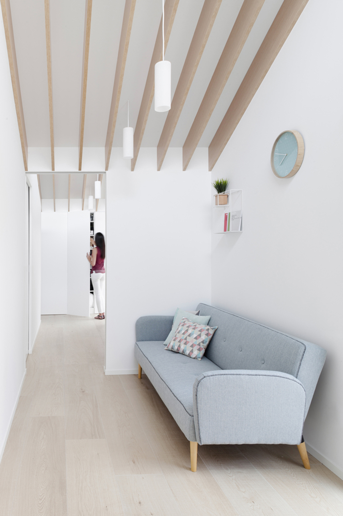 Pablo Muñoz Payá Arquitectos renovates former house with wooden shutters in Spain
