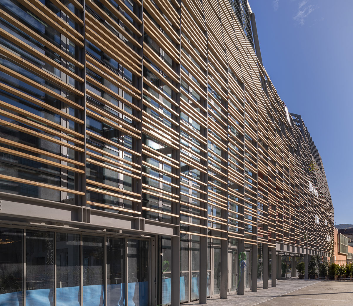 Cristiana Catino and Negozio Blu wrap new Green Pea center with light external shell in Turin