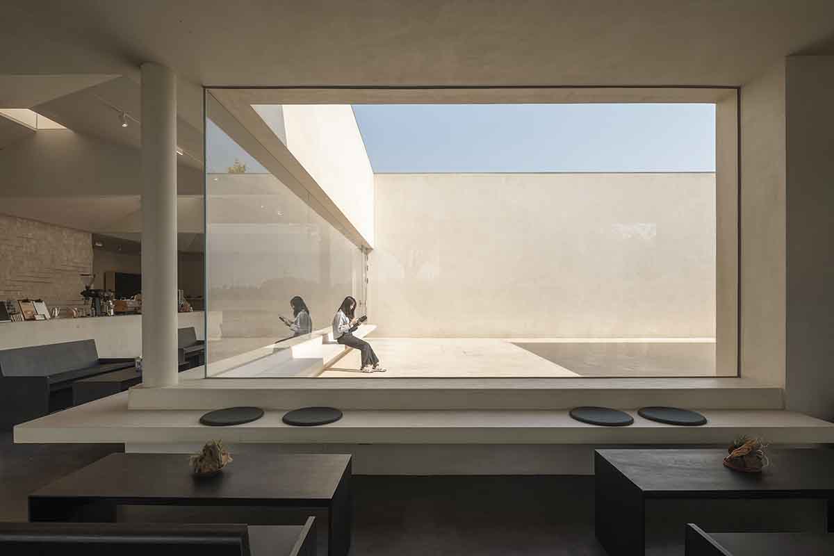 Archstudio completes Songmont Space by framing the courtyard in Beijing