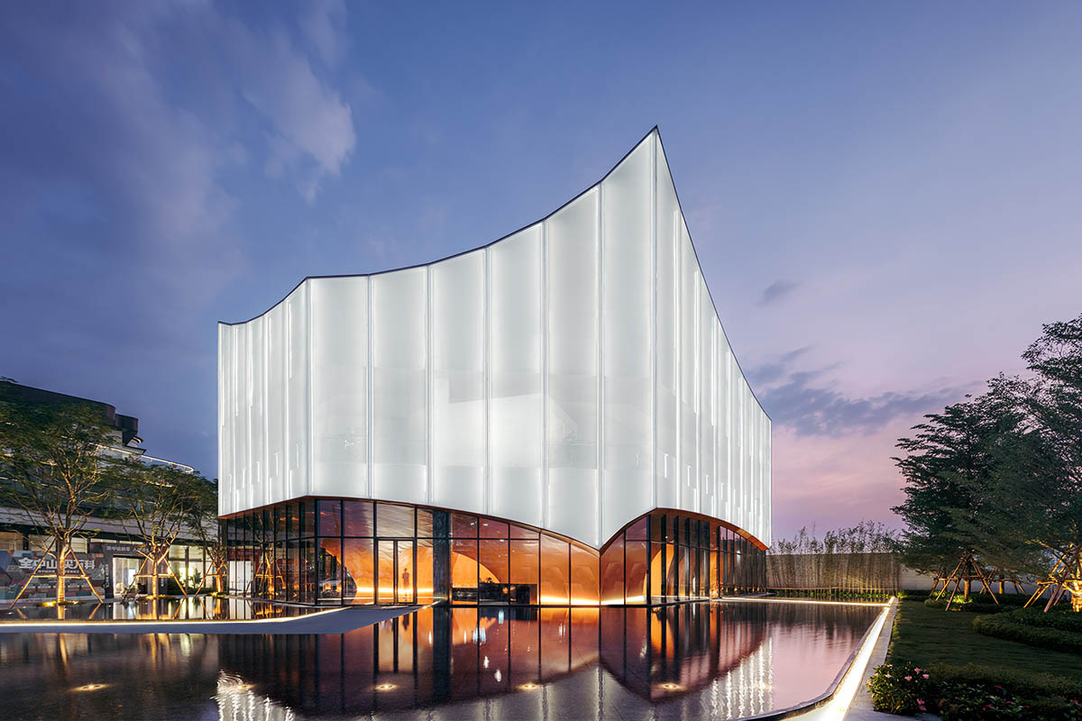 Wutopia Lab built showroom evoking Chinese red mountains with dazzling orange-colored roof