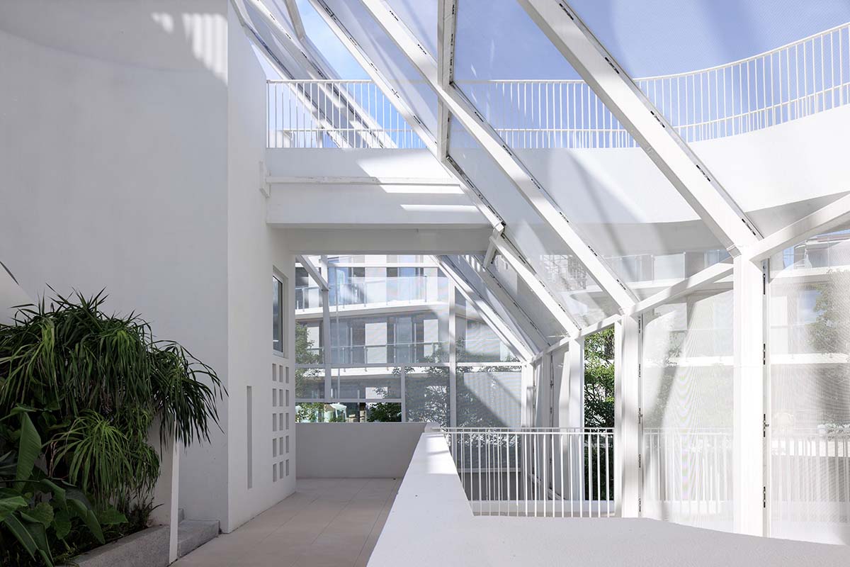 Wutopia Lab built an art gallery enveloped by Ferrari membranes to resemble