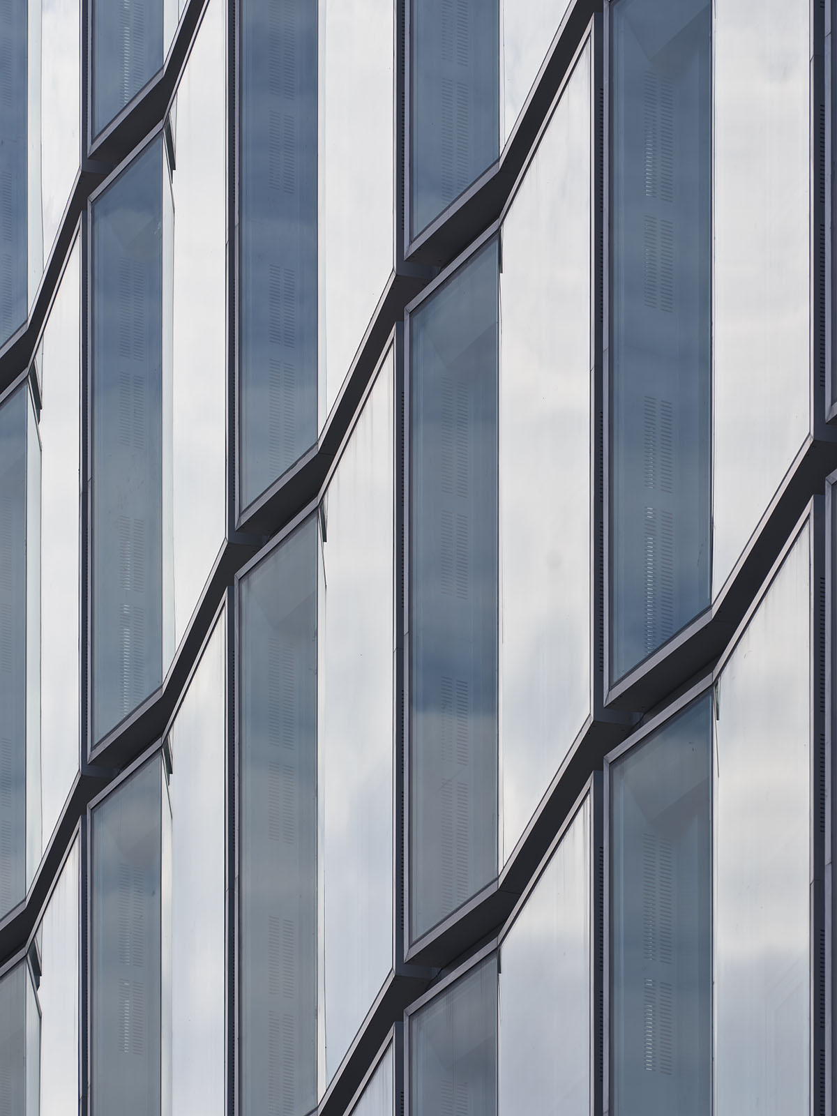 Salon Alper Derinbogaz completes Quartz Plaza integrating geological heritage and modern design