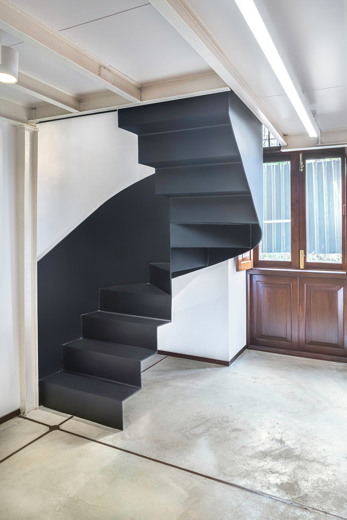 SquareWorks converts former Victorian Gothic style building into an art gallery in Mumbai