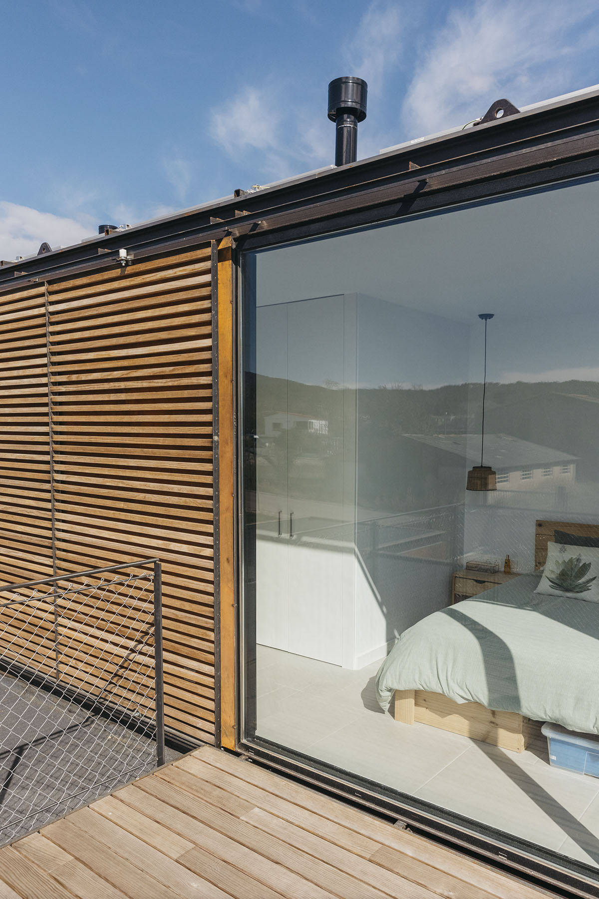  delaVegaCanolasso completes corten steel house in Barcelona 