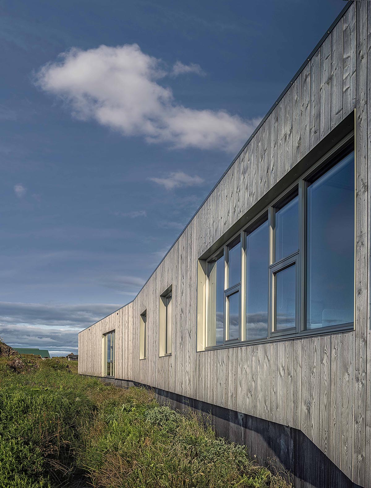 Arkis Architects embraces nature with Glacial Cape, a sustainable blend of nature and culture