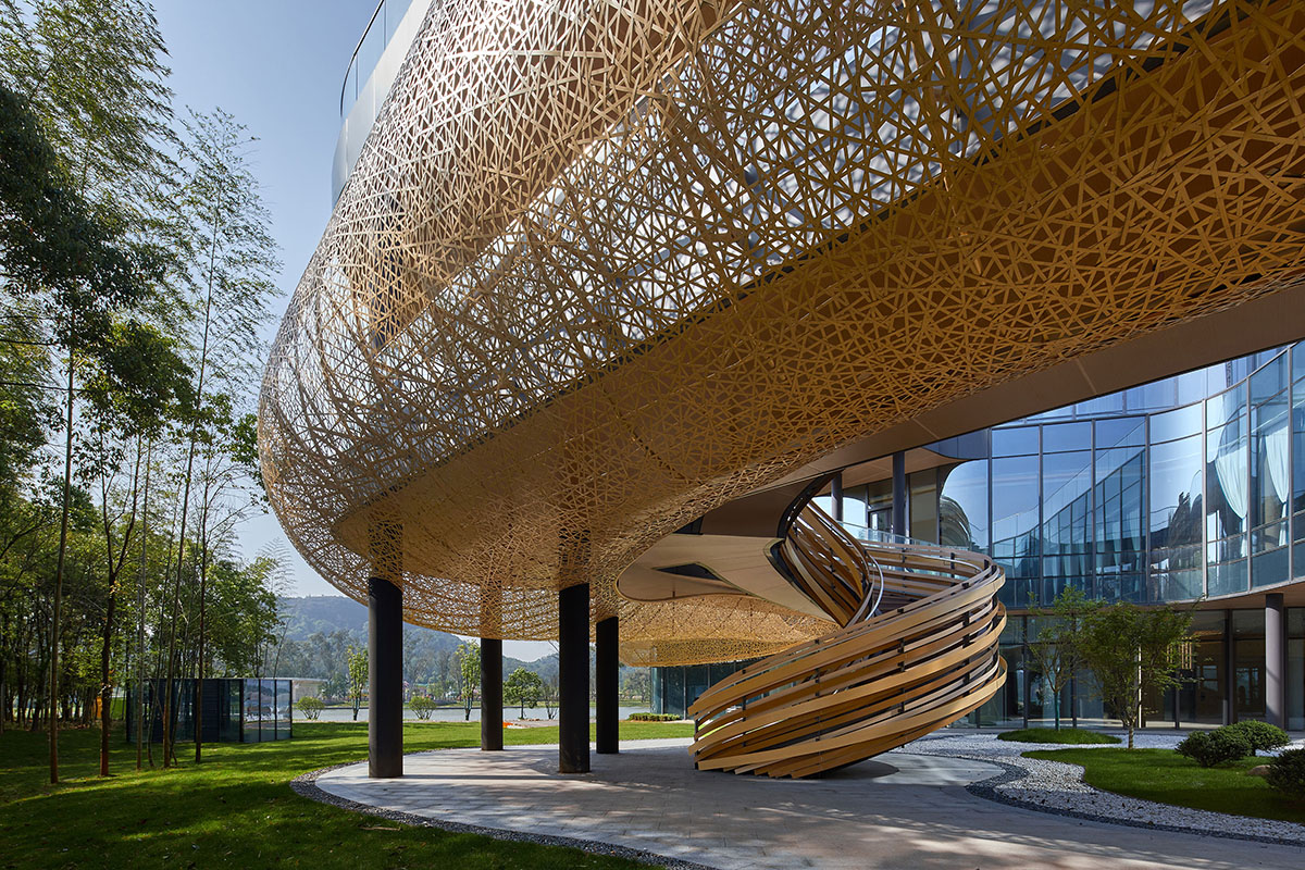 Archperience Design creates bamboo skin for visitor center that shines like a lantern in China 