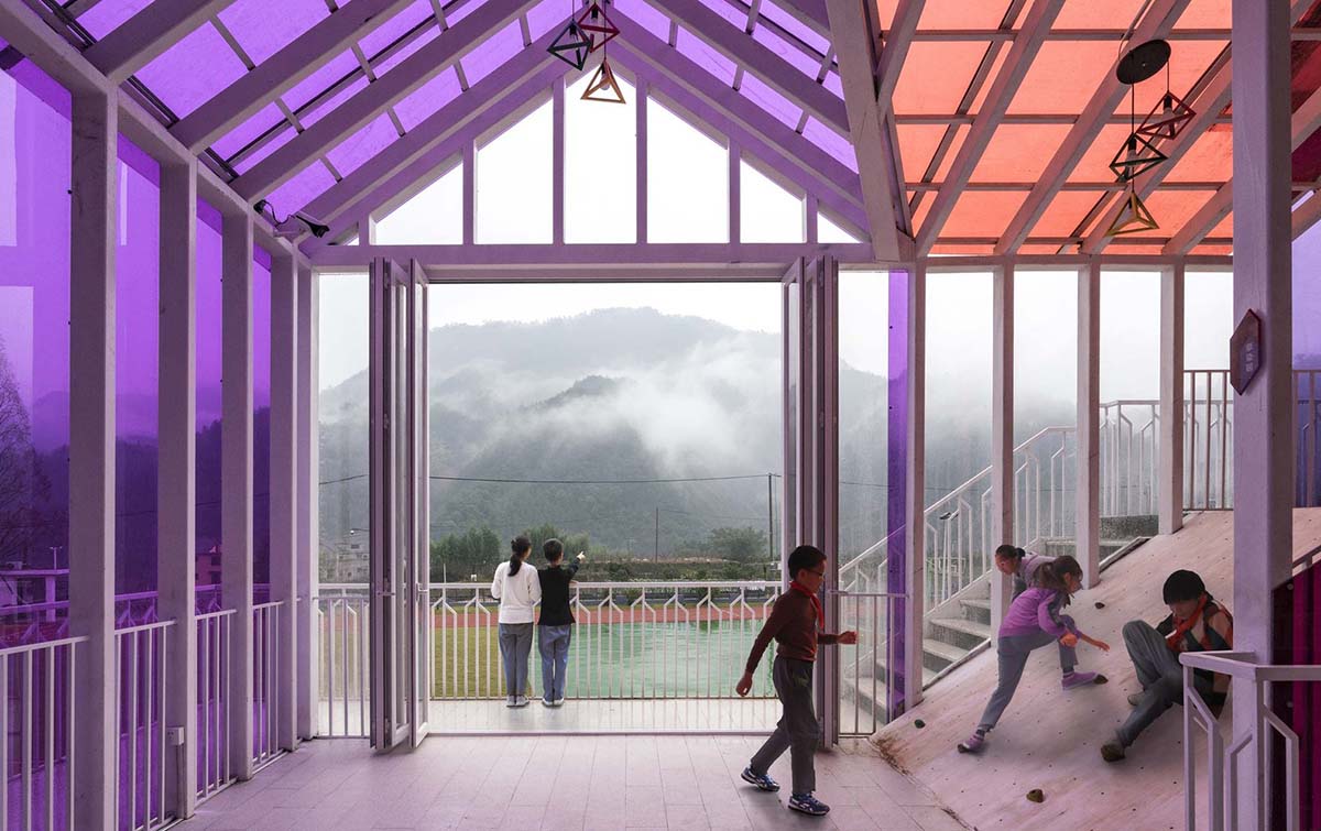 This colourful cottage-like primary school acts as a miniature mountain village in Hangzhou