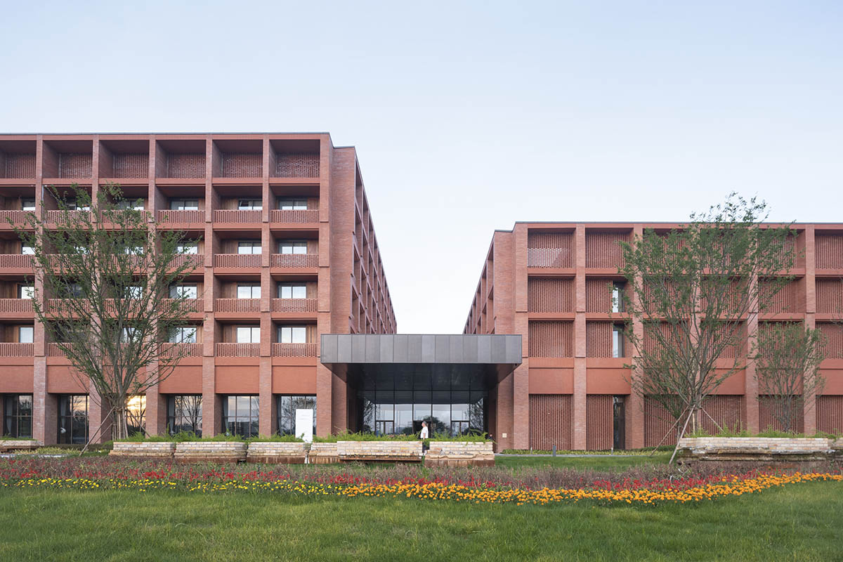 アート・デザイン・音楽 David Chipperfield Architects david chipperfield completes ceramic art avenue taoxichuan