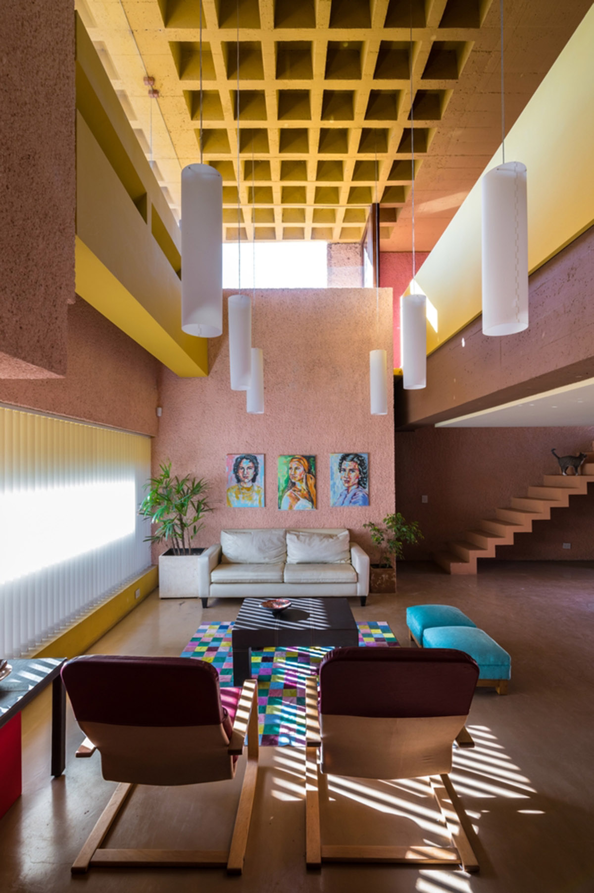 Edgardo Marveggio completes this Argentinean house with composition of colourful volumes
