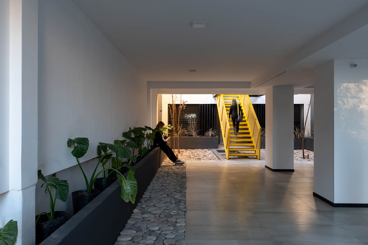 Quaranta & Coraglio Arquitectos completes Casa 40 Building in Cordoba