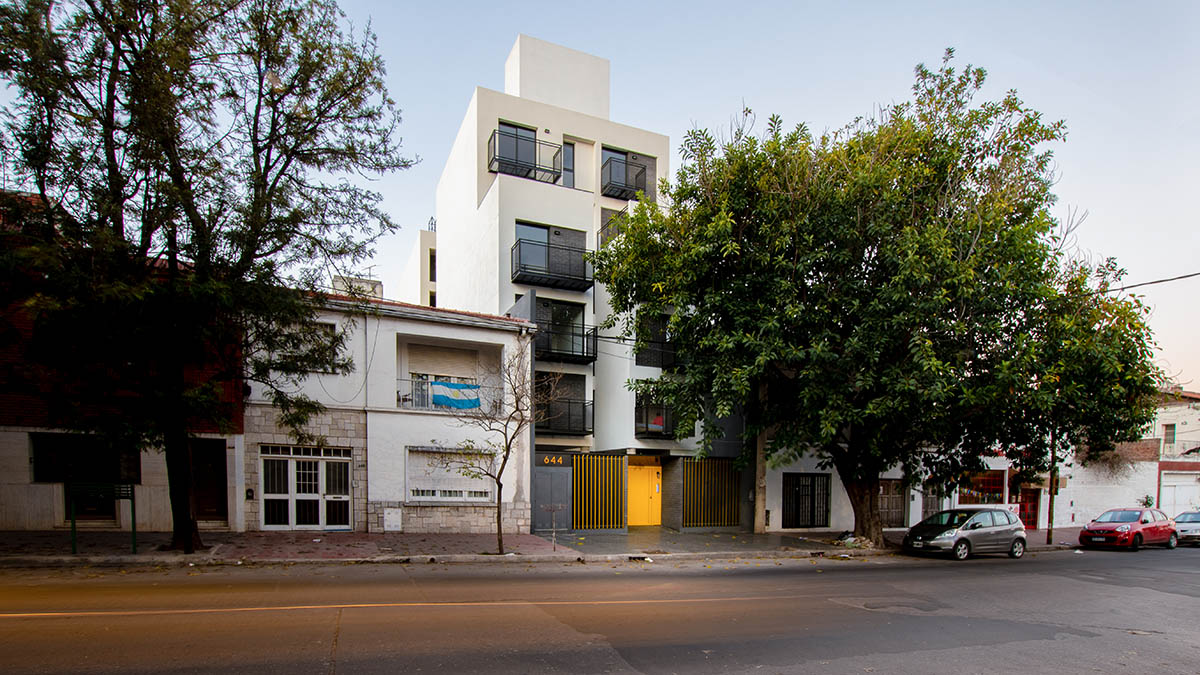 Quaranta & Coraglio Arquitectos completes Casa 40 Building in Cordoba