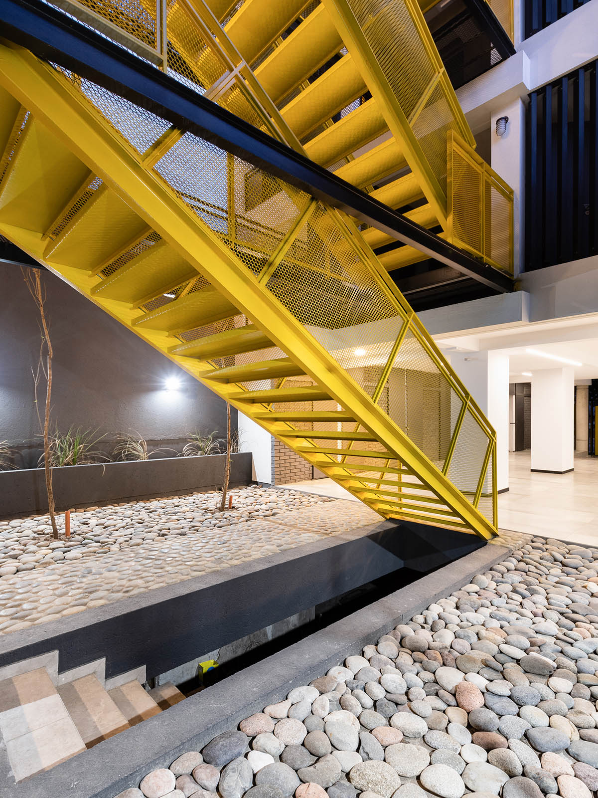 Quaranta & Coraglio Arquitectos completes Casa 40 Building in Cordoba