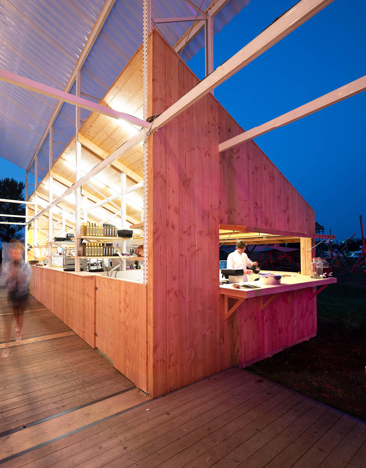 Overtreders W designed a zero-waste and timeless pop-up restaurant for 2018 Lowlands Festival