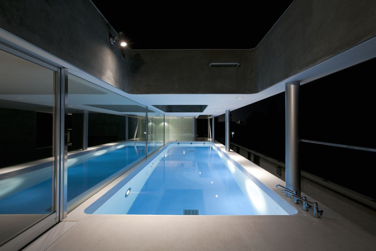 Casting moulds form this fluid private residence and dental clinic designed by N MAEDA ATELIER