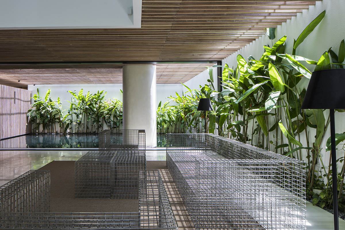 MIA Design Studio compensates the lack of green spaces of Vietnam with ...