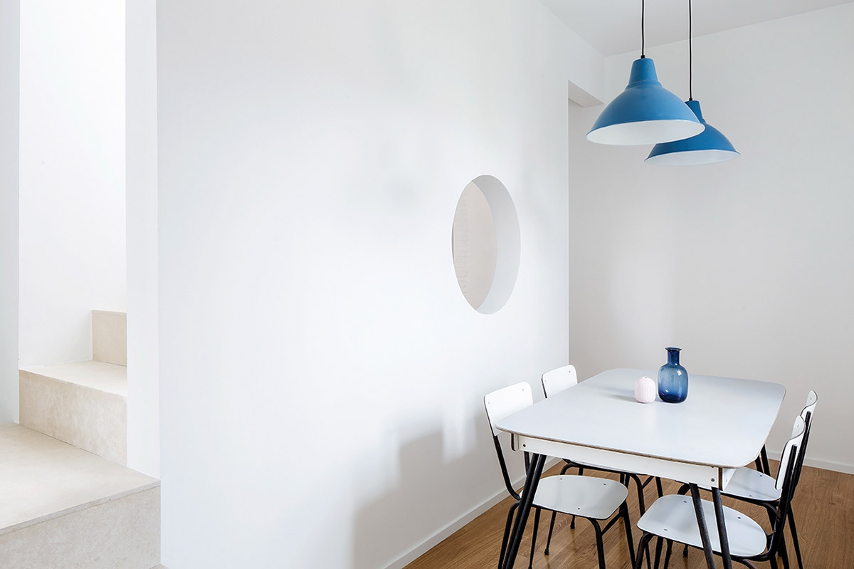 Margine renovates 1950s apartment with minimalist color palette and tiny furnitures in Rome