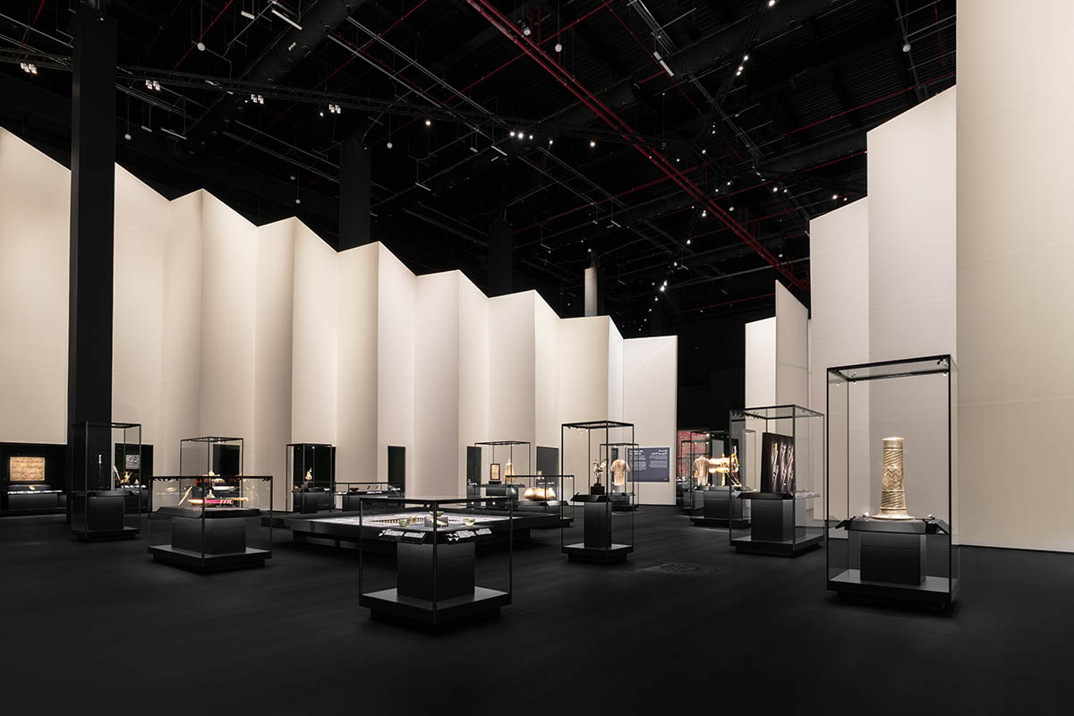 OMA creates scenography with monumental archetypal elements for the Islamic Arts Biennale