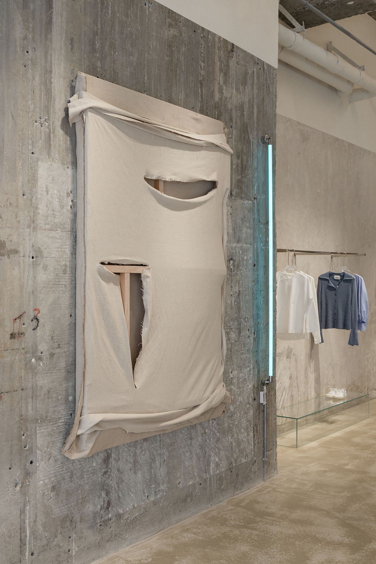 Sò Studio combines Live Artwork and Resident In for LOOKNOW Flagship Store in Shanghai 