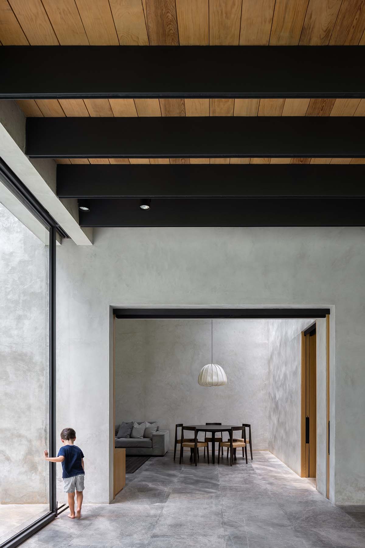 ESTUDIO Ignacio Urquiza Ana Paula de Alba completes residence in Mexican forested landscape