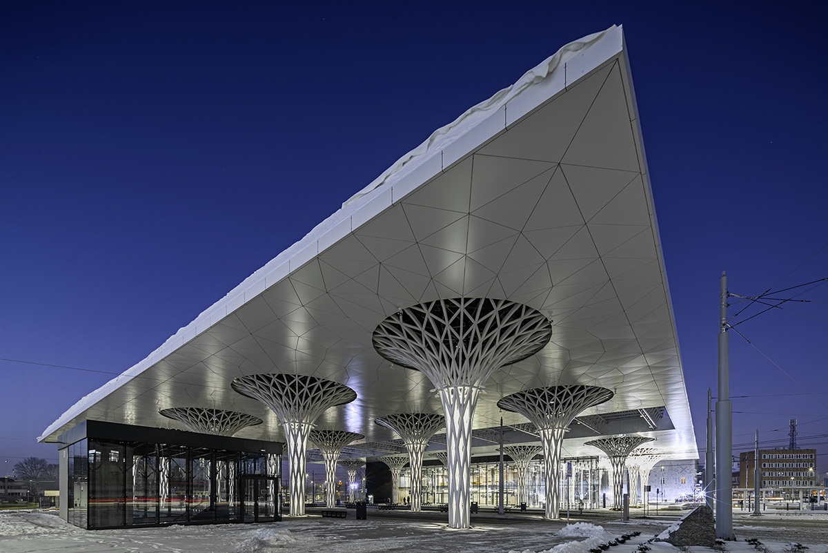 Organic tree-like columns are combined with linear canopy for Metropolitan Station in Lublin 