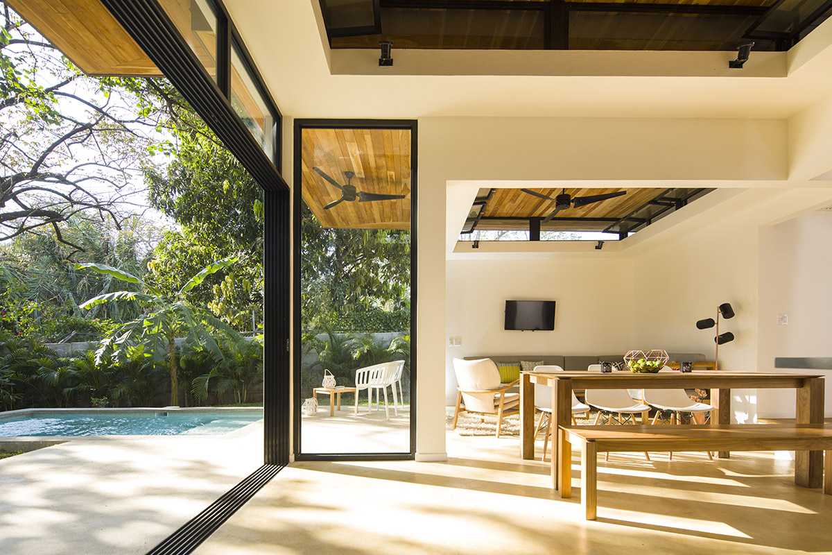 Studio Saxe’s new boutique hotel and yoga studio get lost in tropical landscape of Costa Rica