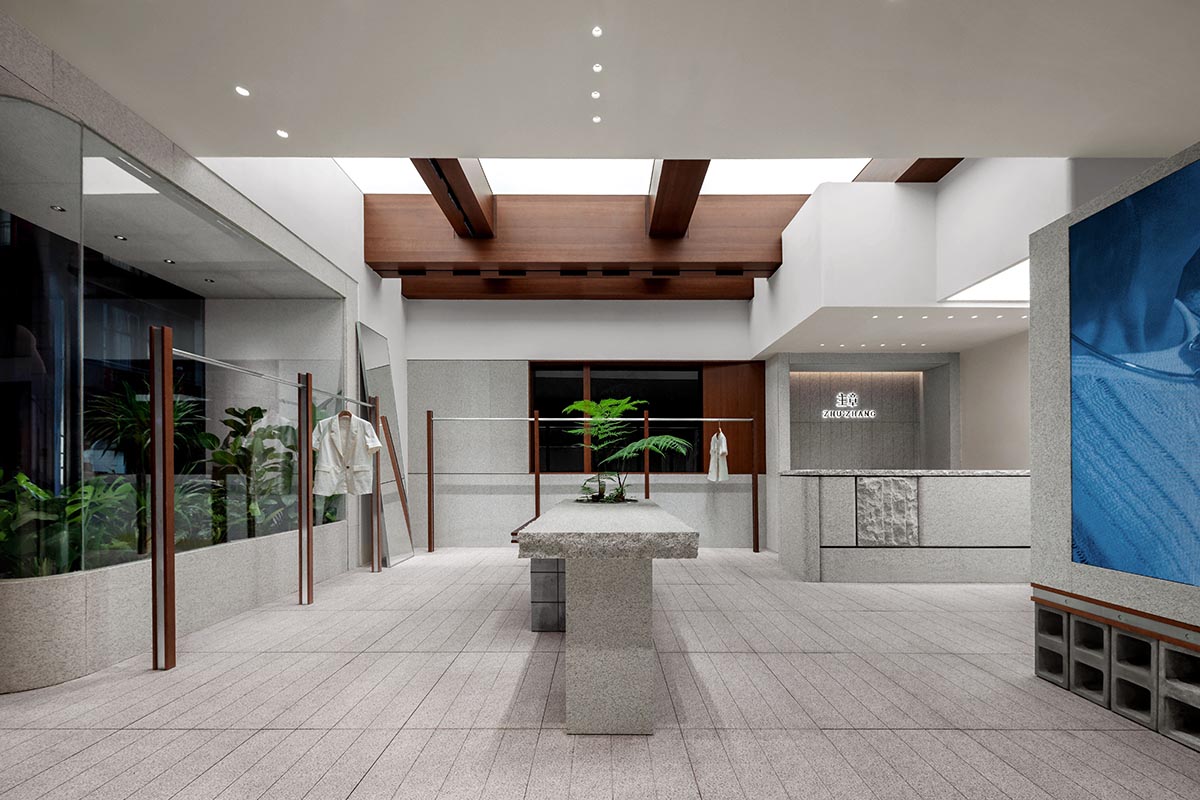 LubanEra·Design completes retail store breaking spatial constraints with dynamic form and symbiosis