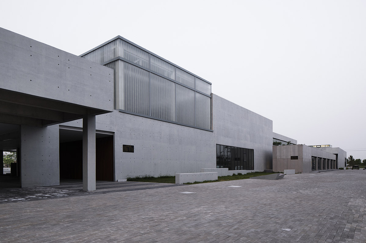 y.ad studio completes production center for clothing industry in Cangzhou, China