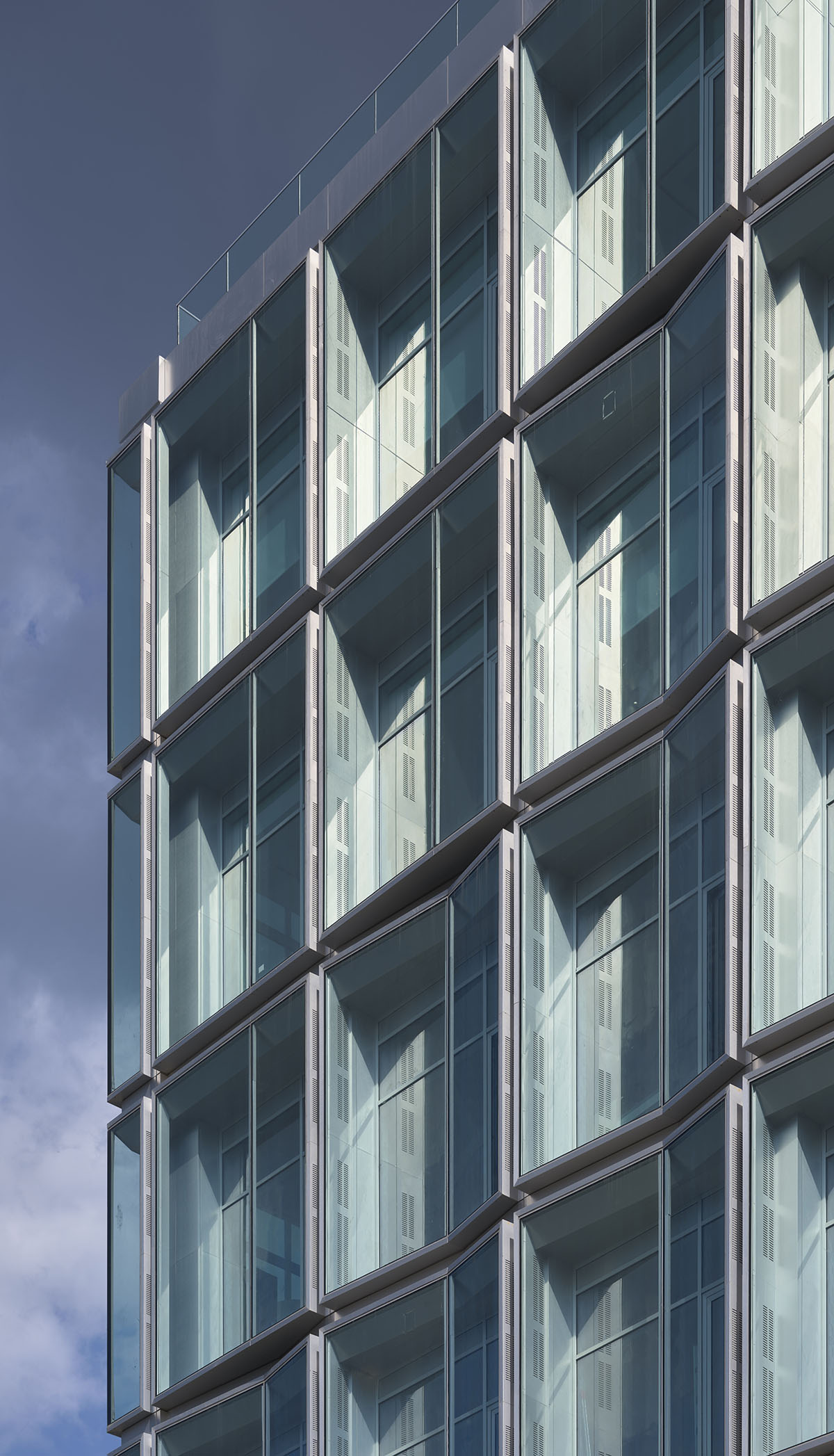 Salon Alper Derinbogaz completes Quartz Plaza integrating geological heritage and modern design