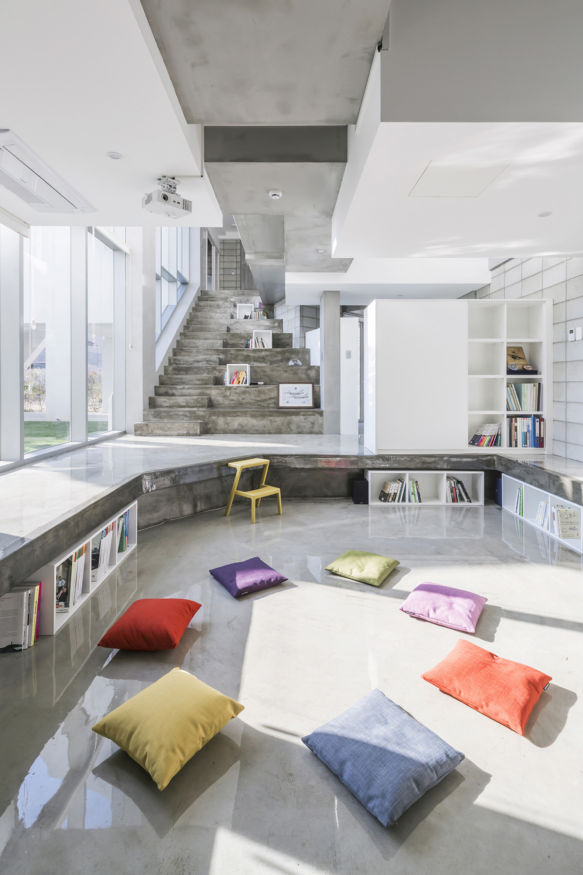 IROJE KHM Architects’ Flying House symbolizes a pilot’s daily characteristic of flight