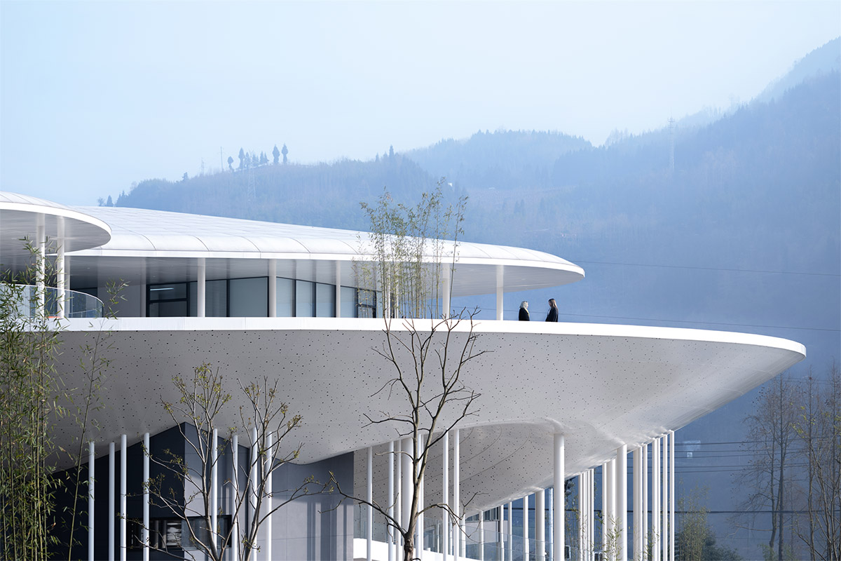Archermit completes public building with bamboo forest and cloud-like elevated platforms in China