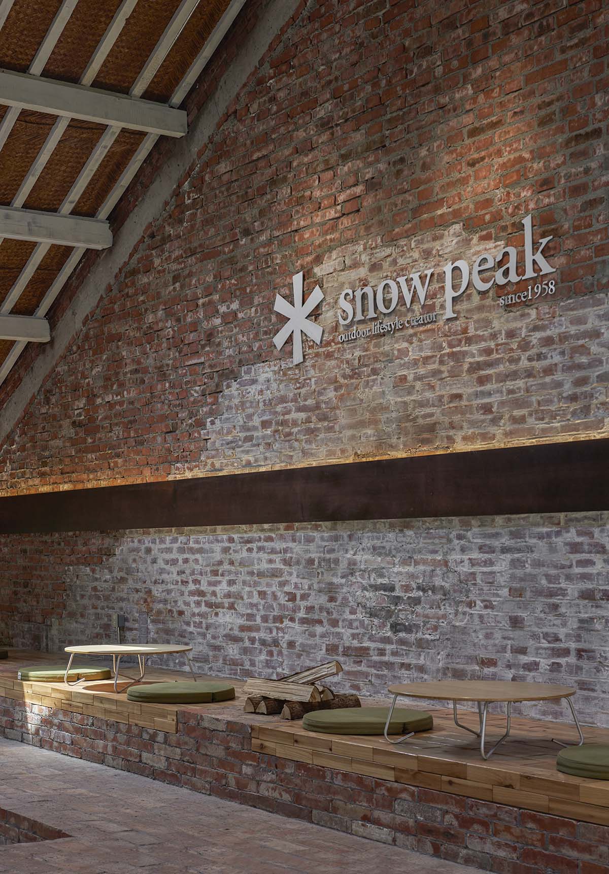 Snow Peak Cafe emerges as a masterful fusion of nature and design in China